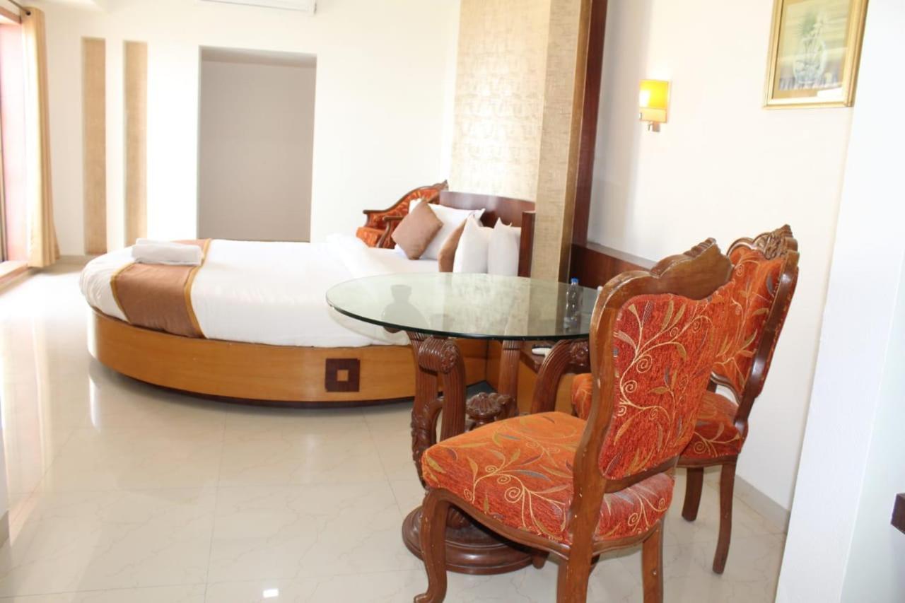 Abhishek Beach Resort And Spa Ganpatipule Zewnętrze zdjęcie