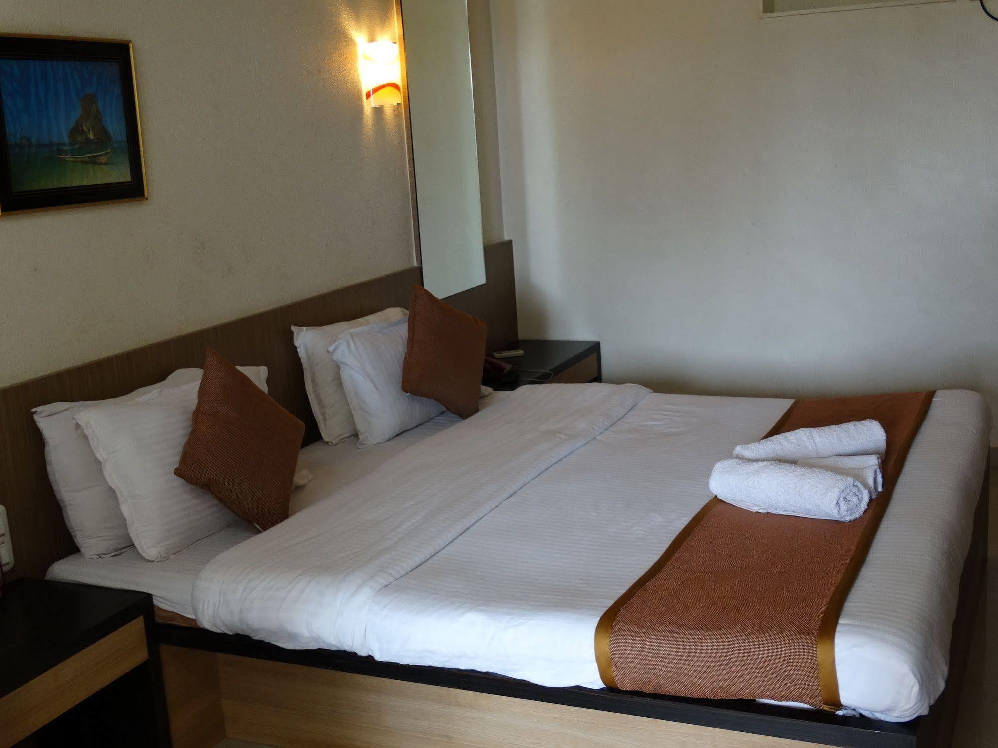 Abhishek Beach Resort And Spa Ganpatipule Zewnętrze zdjęcie