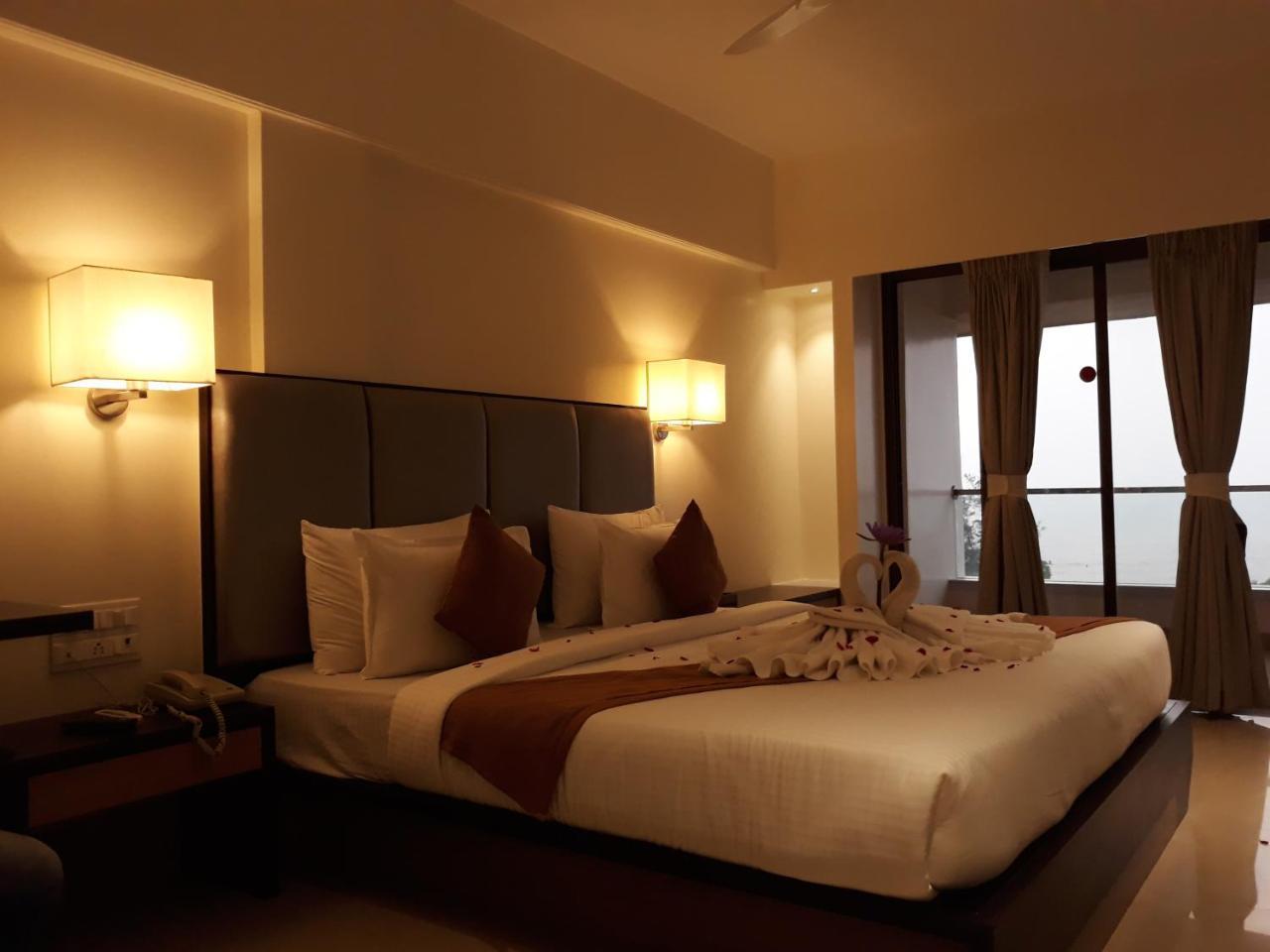 Abhishek Beach Resort And Spa Ganpatipule Zewnętrze zdjęcie