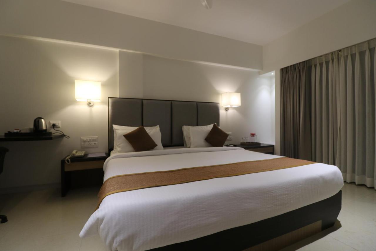Abhishek Beach Resort And Spa Ganpatipule Zewnętrze zdjęcie